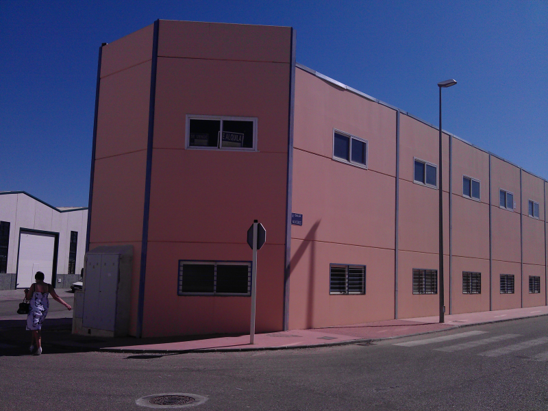 CAMBIO LOCAL COMERCIAL EN POLIGONO 2 PLANTAS