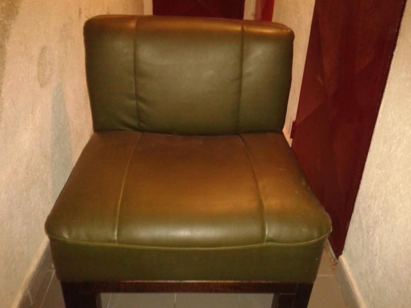 Sillones/Sofas y mesa a juego