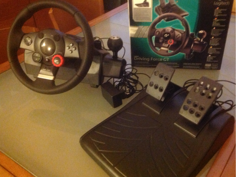   LOGITECH Volante Driving Force GT para PS3 (muy pocos usos).