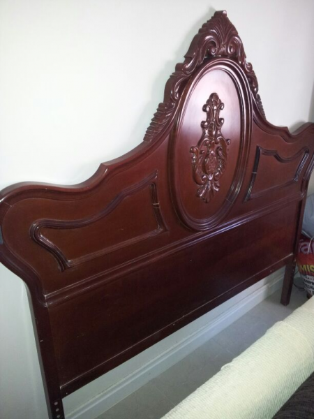 cabecero de madera
