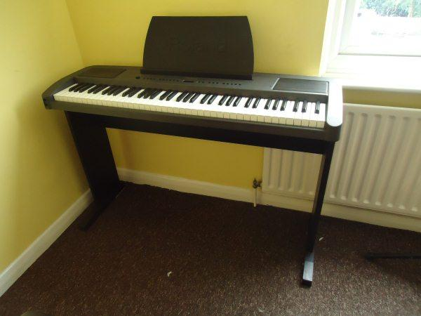 Piano Roland EP-760