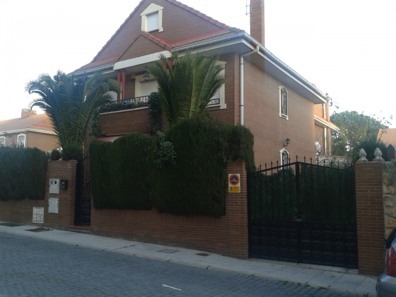 CHALET-CASA UNIFAMILIAR