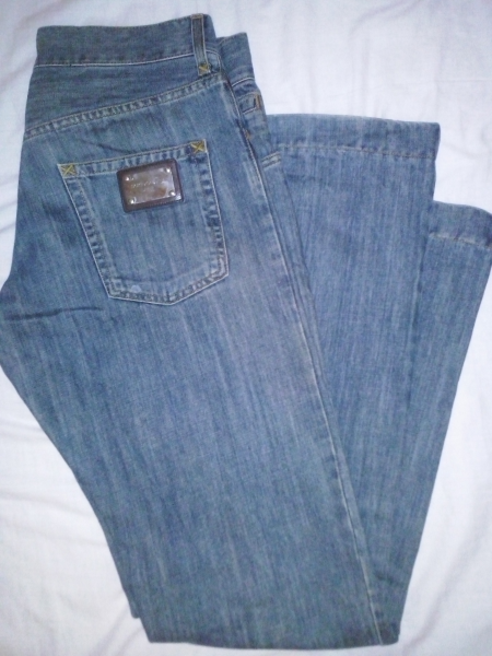 Vaqueros Dolce Gabbana y Tommy Hilfiger,Jersey Ralph Lauren y otro Gas